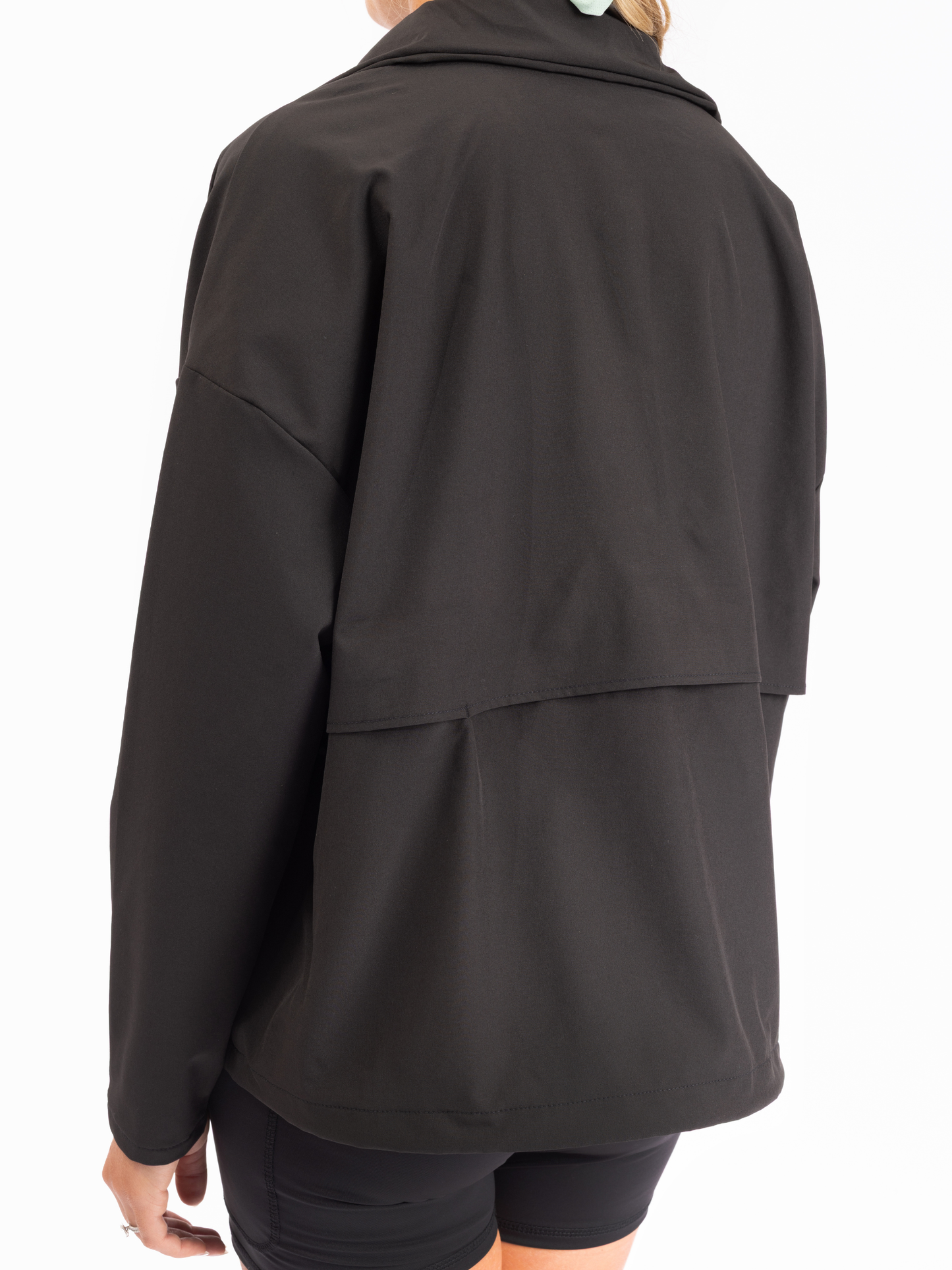 THE ROUTINE JACKET IN BLACK